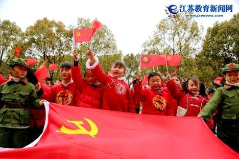 杨幂会后悔跟刘恺威离婚吗？如今离婚带娃的她在婚姻市场条件如何？游戏画面